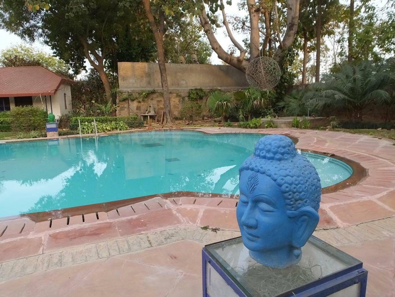 Hostie Ramsabagh - 4 Bedroom Artistic Farm Villa, Delhi New Delhi