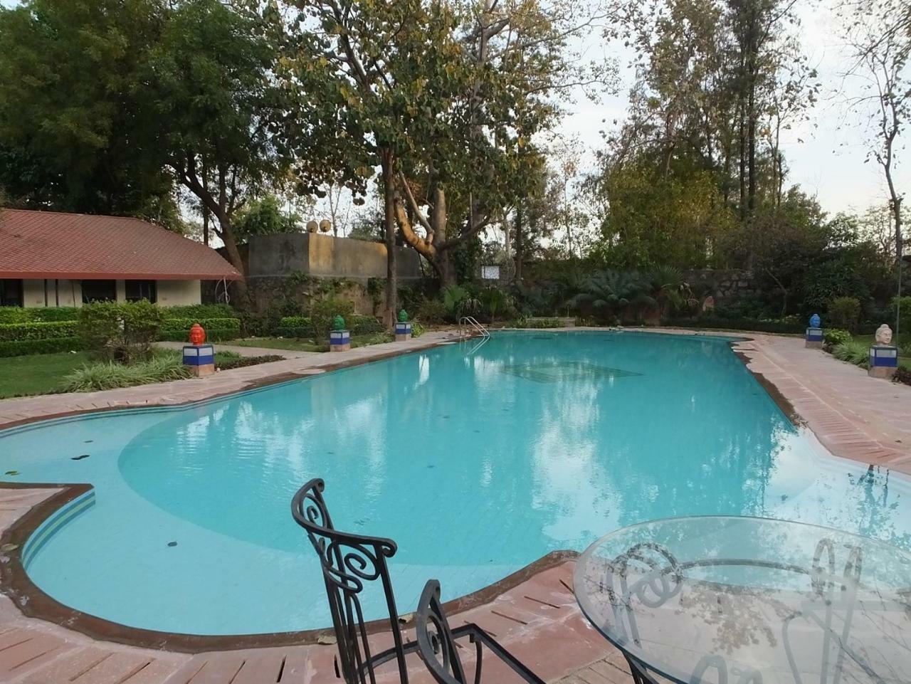 Hostie Ramsabagh - 4 Bedroom Artistic Farm Villa, Delhi Villa New Delhi