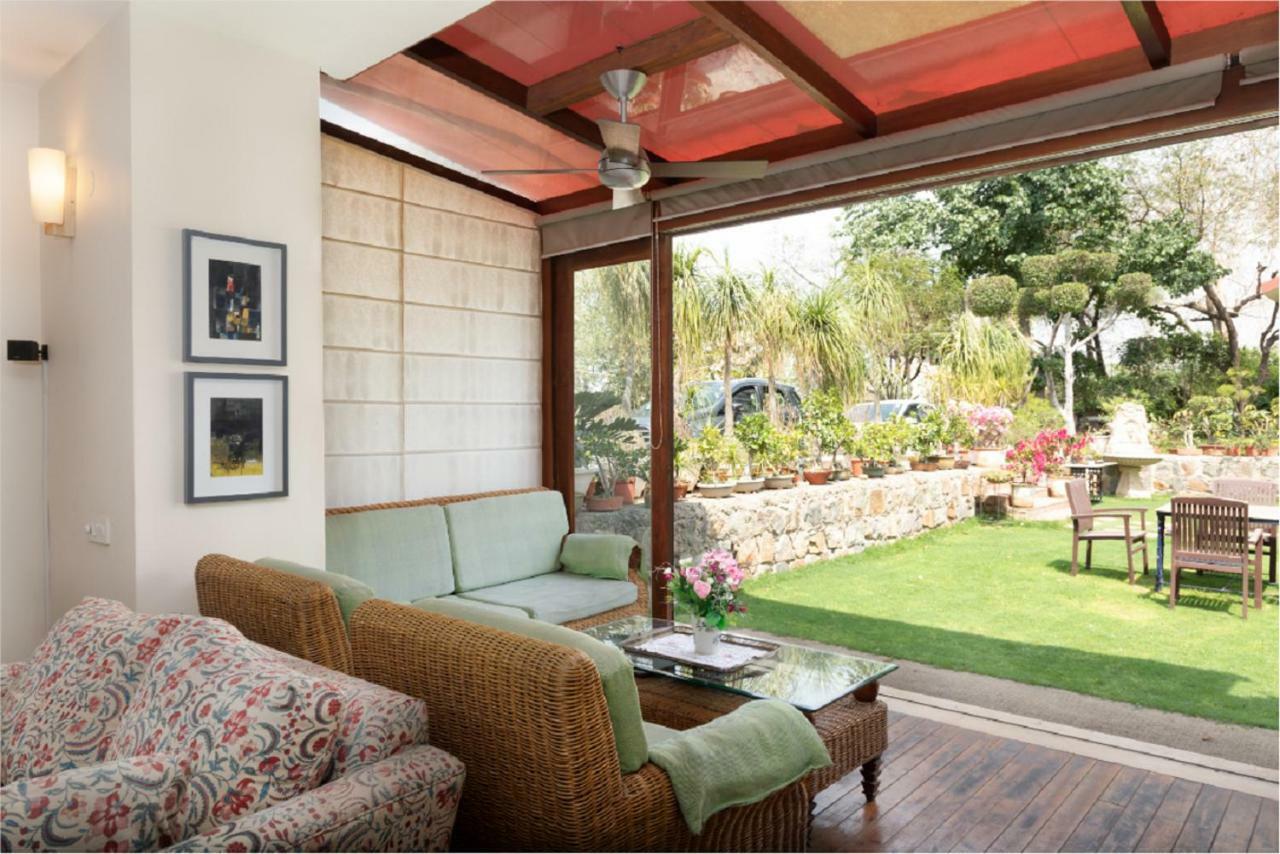Villa Hostie Ramsabagh - 4 Bedroom Artistic Farm Villa, Delhi New Delhi