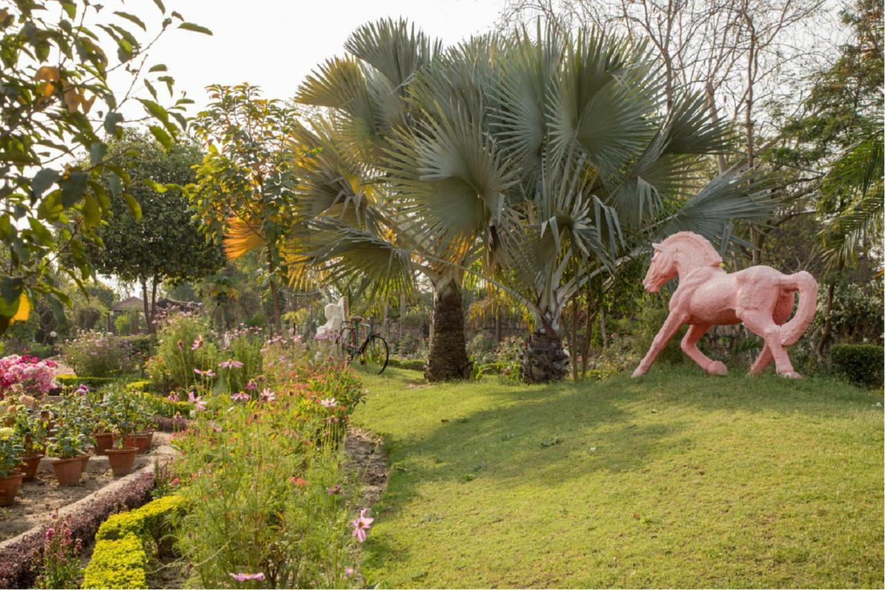 Villa Hostie Ramsabagh - 4 Bedroom Artistic Farm Villa, Delhi