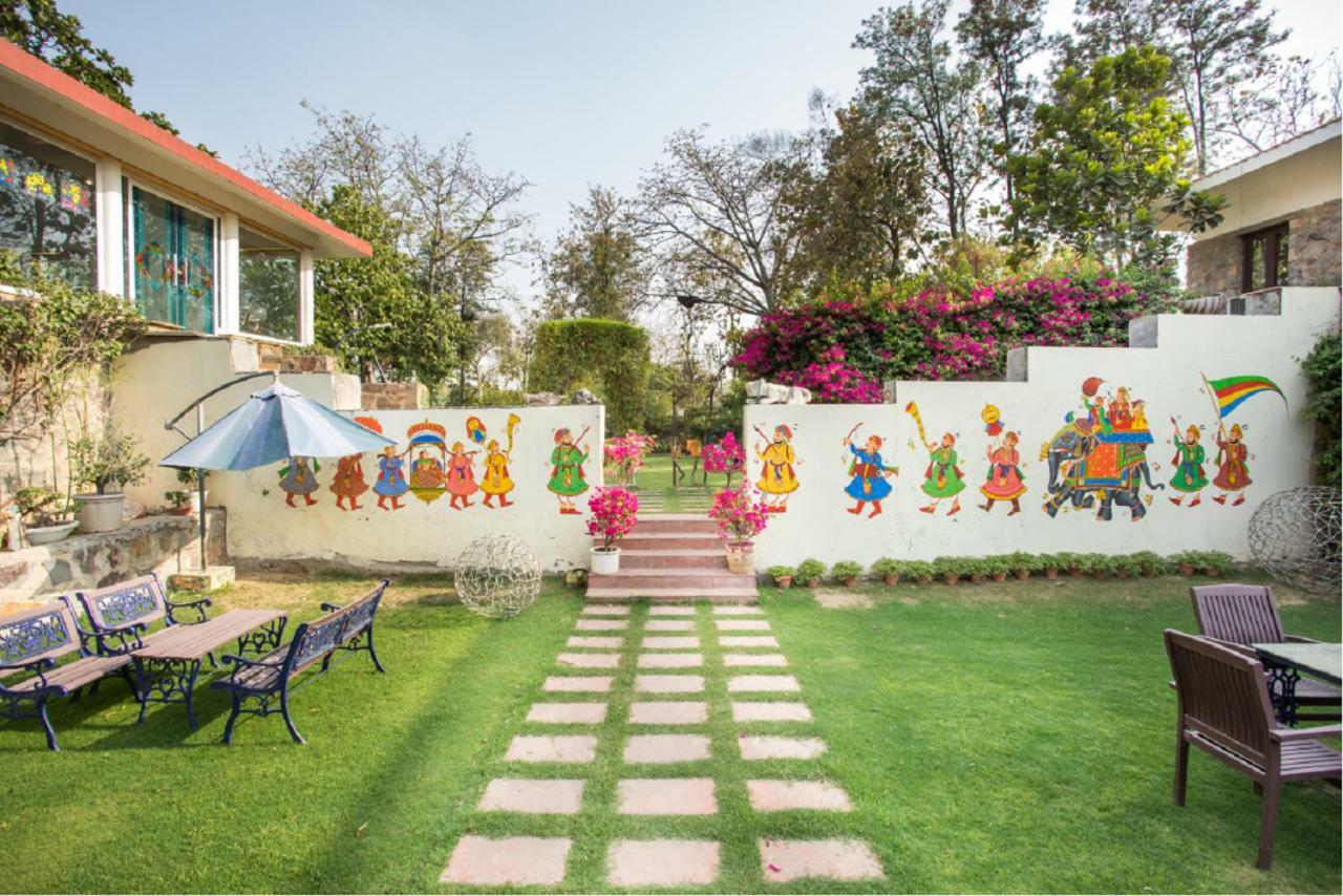 Hostie Ramsabagh - 4 Bedroom Artistic Farm Villa, Delhi Villa New Delhi