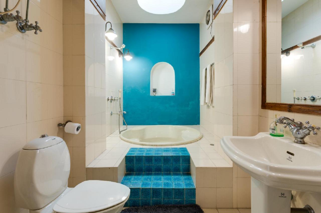 Villa Hostie Ramsabagh - 4 Bedroom Artistic Farm Villa, Delhi